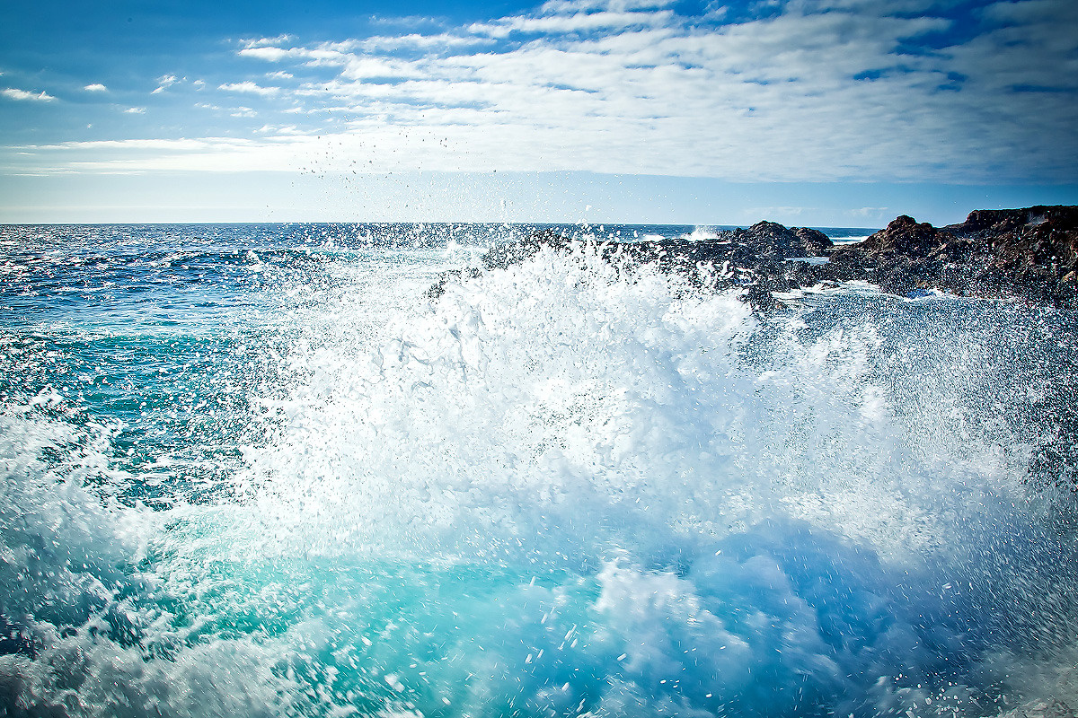 Wave splash волна, wave, океан, море, камни, скалы, небо, облака