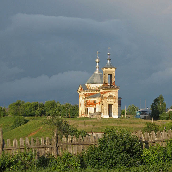 Перед грозой. церковь гроза свет