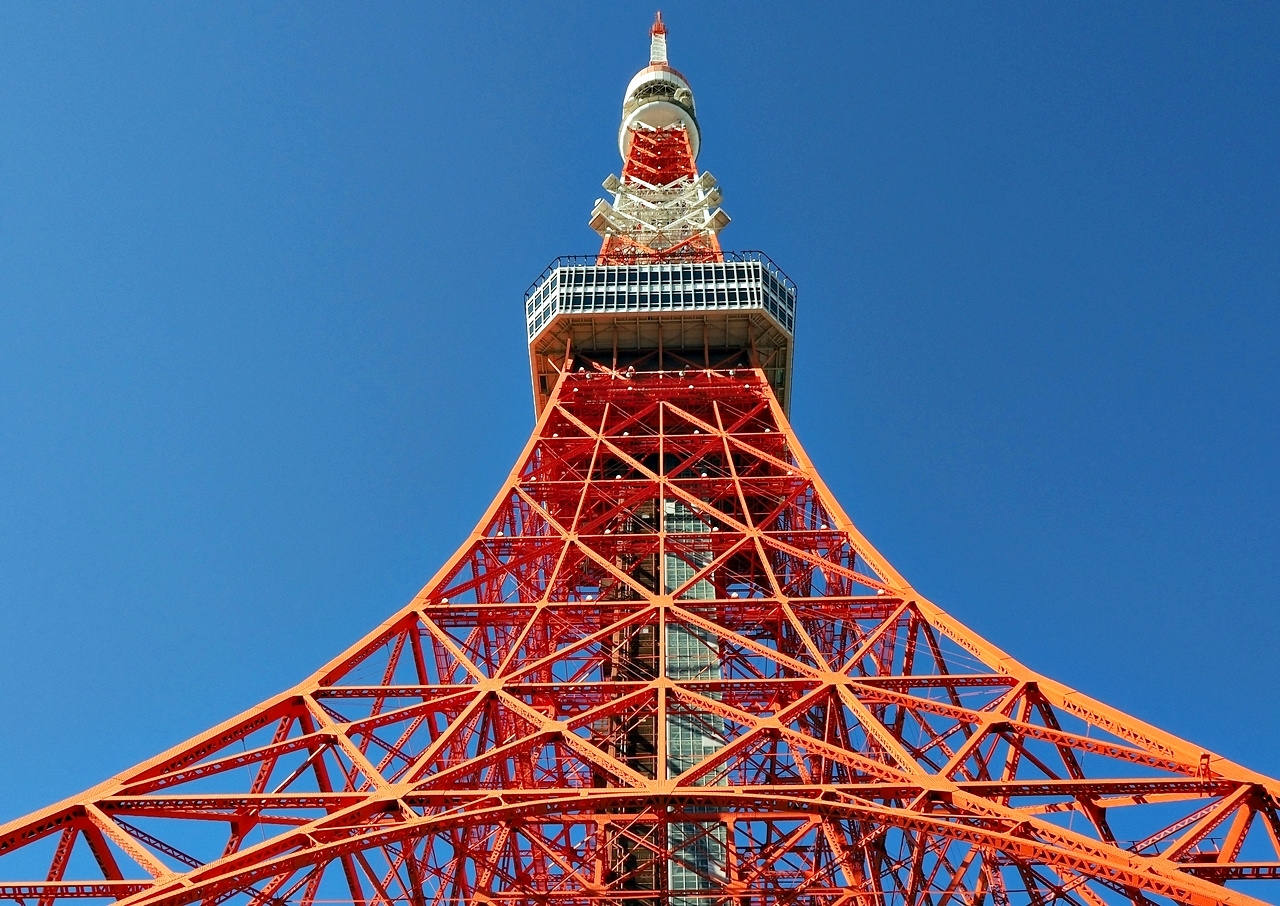 Tokyo Tower Телевизионная башня Токио Tokyo Japan Minato Токио Япония Телевизионная башня стальной каркас достопримечательность коммуникационная вышка обсерватория туризм вид снизу