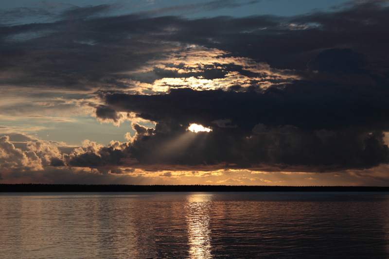 gulf of finland вода, море, озеро, финский залив, небо, облако, луч, солнце, тишина, водная гладь, берег, вечер
