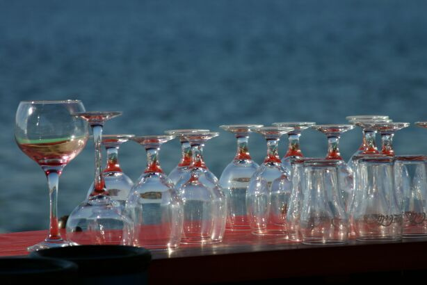 Стекло и море море бокал стекло