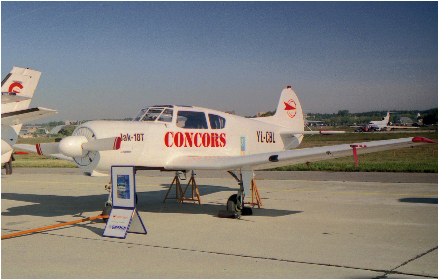 Як-18Т Як-18Т авиация самолет стоянка Жуковский 1998