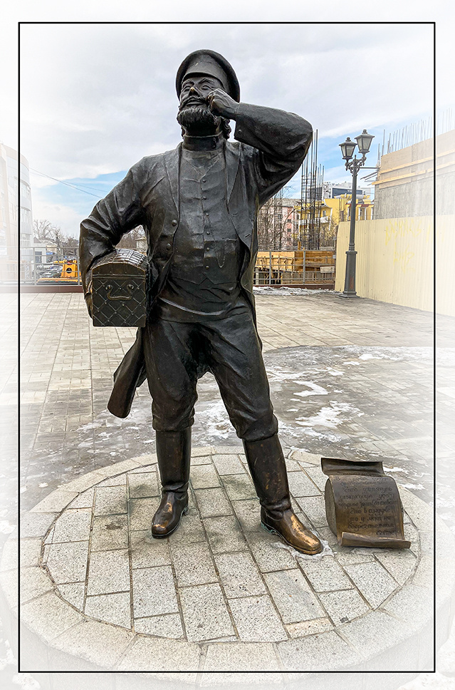 Памятник верхнеудинскому купцу в Улан-Удэ Байкал