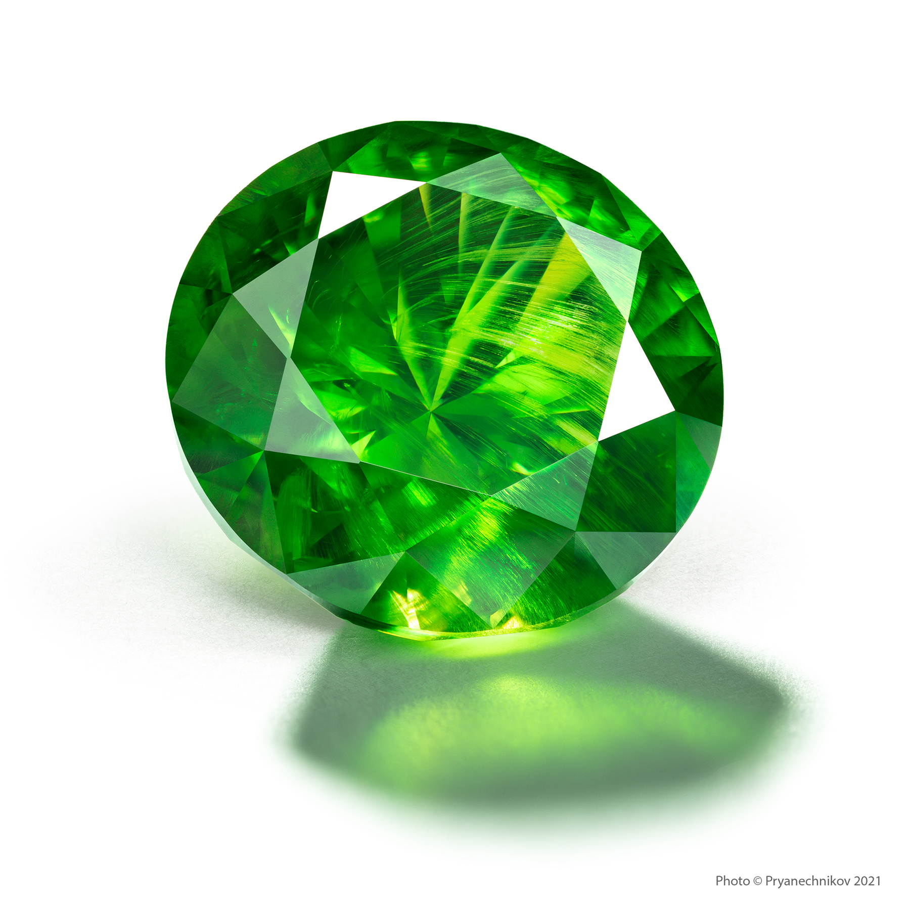 Рекламное фото ювелирных изделий и драгоценных камней. Precious Gems Pryanechnikov