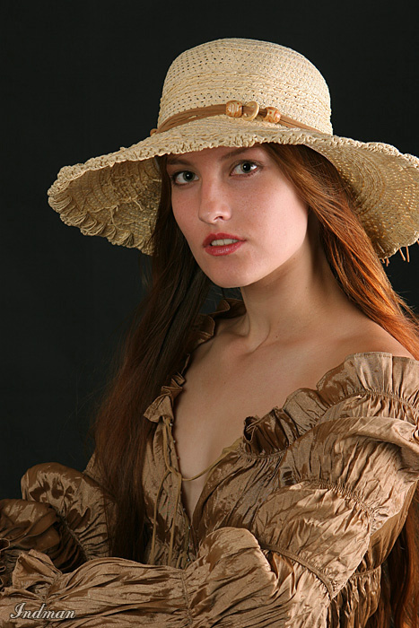 ...Lady in hat... Дама в шляпе