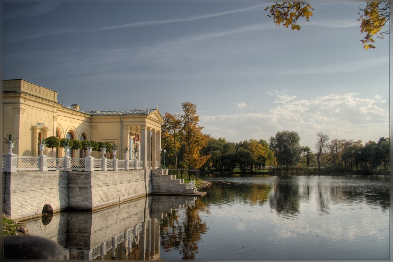 В осеннем парке осень Петергоф парк