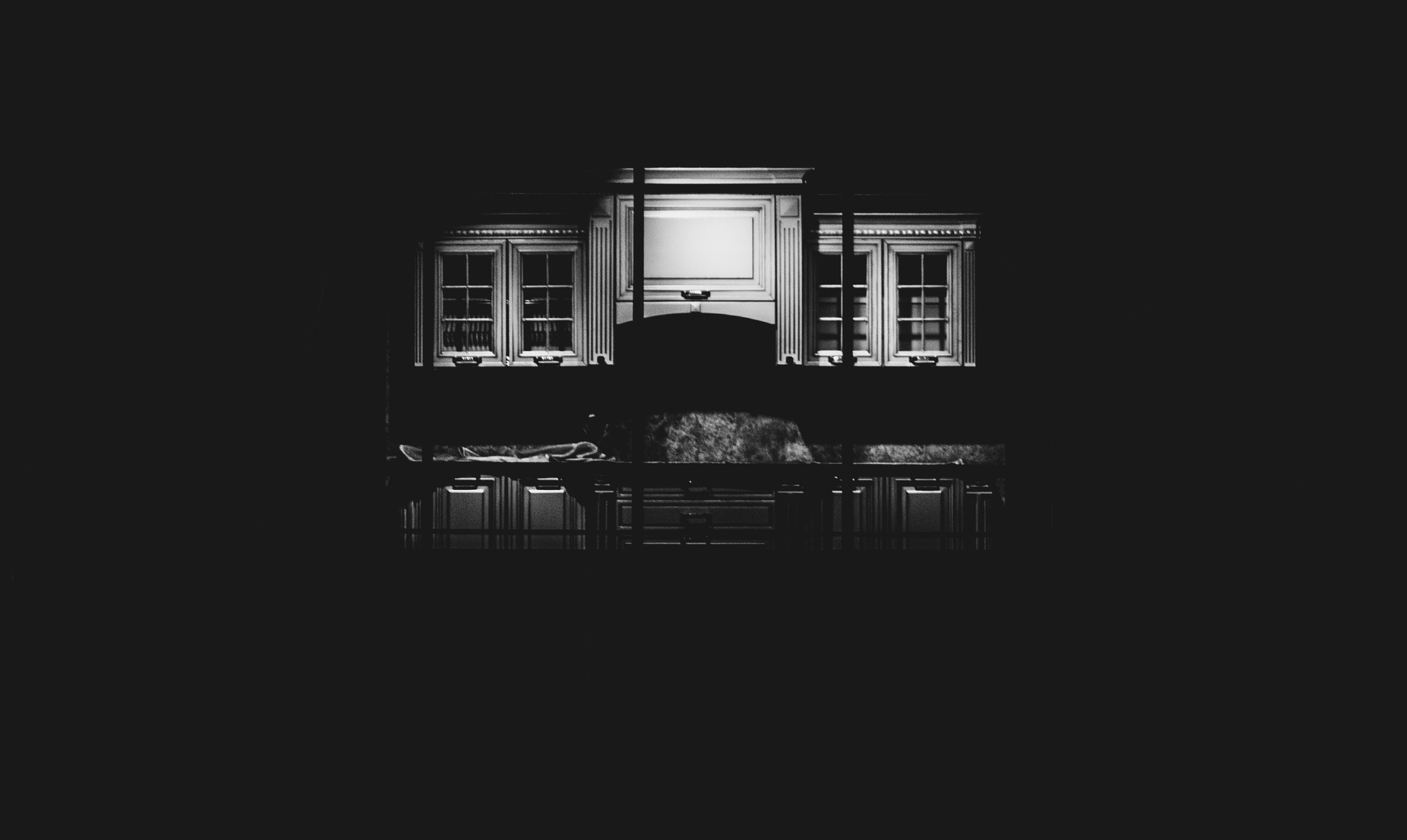 в окне 