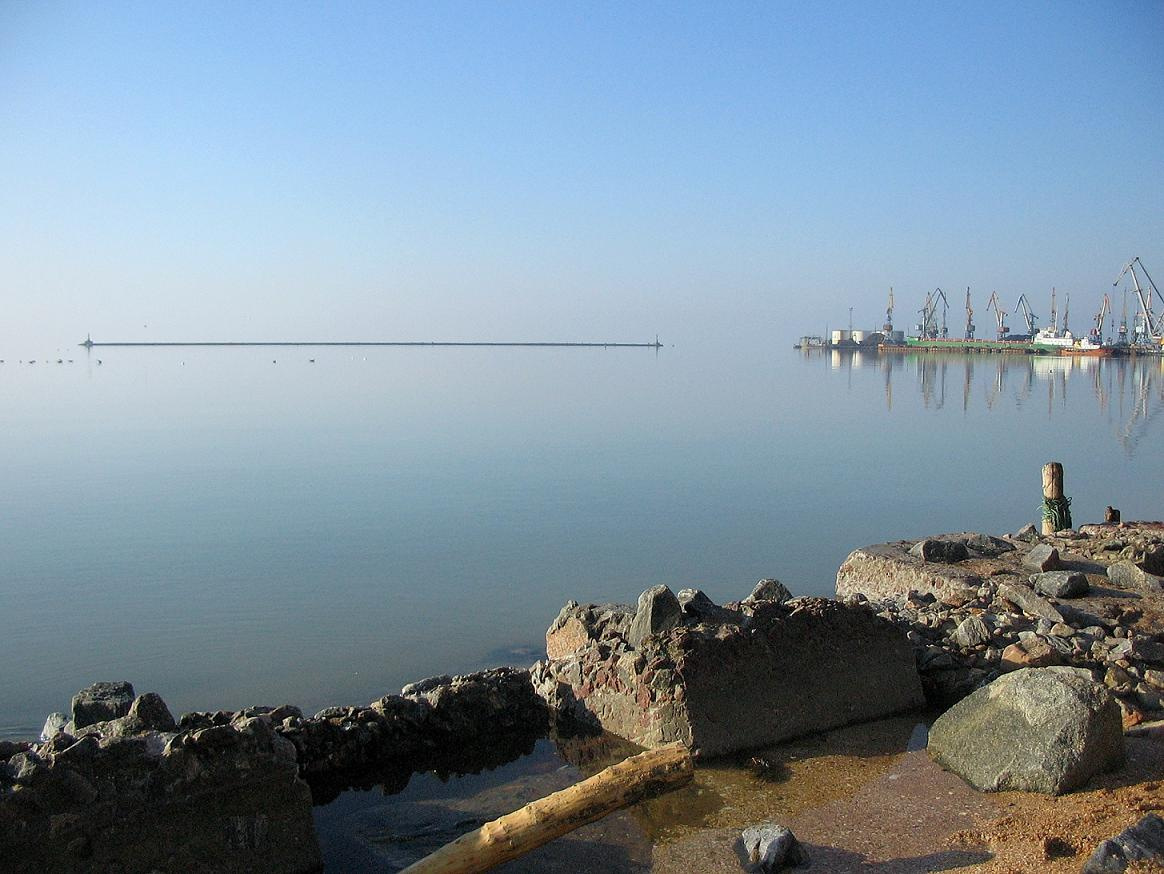 Азовское море. Январь. Сюжет 1-й. Бердянск Азовское море порт волнорез