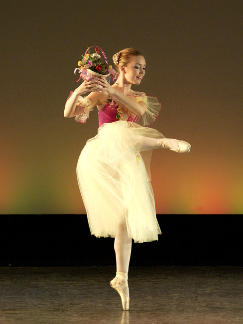 la femme avec les fleurs 