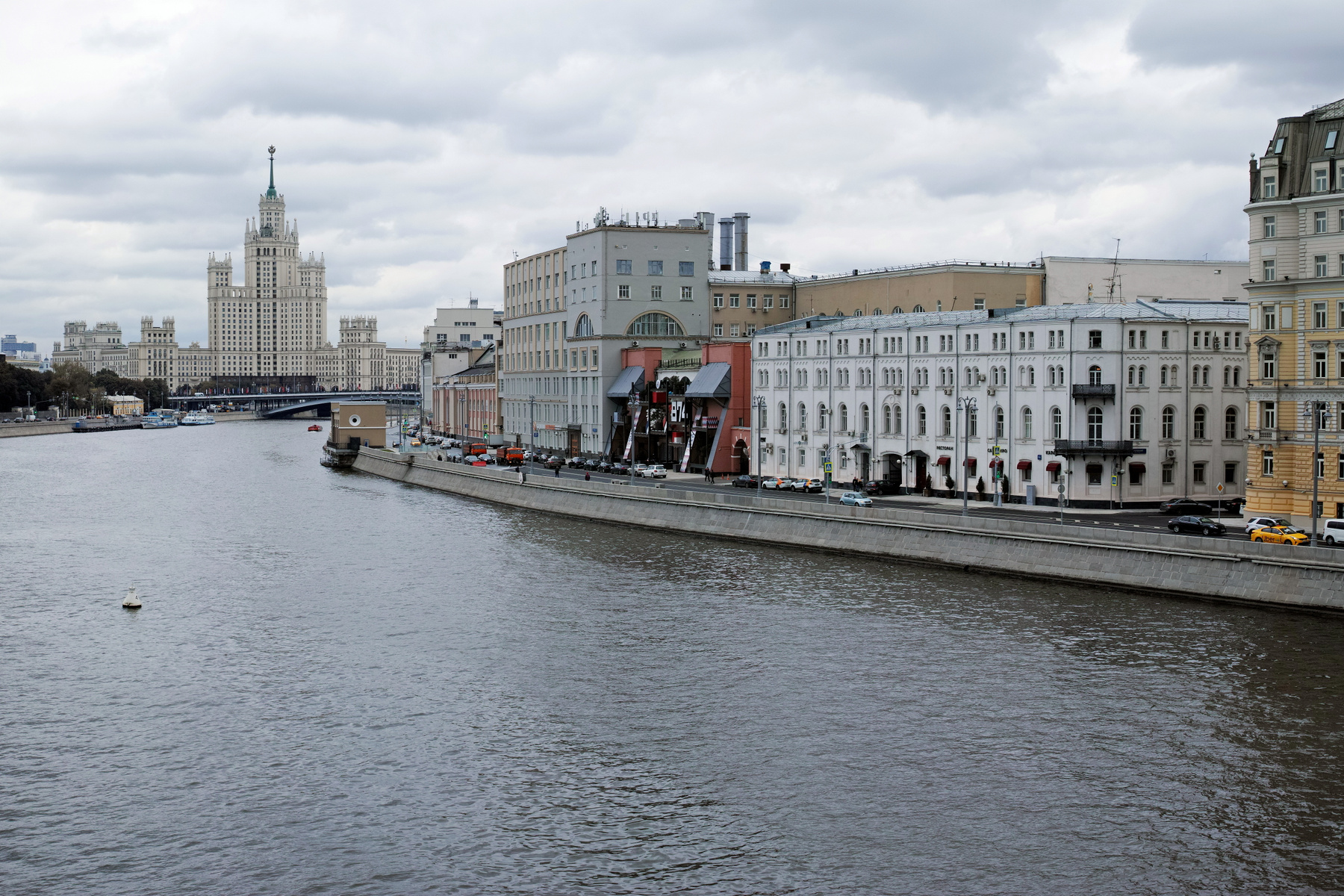 Раушская набережная город Москва река набережная Раушская
