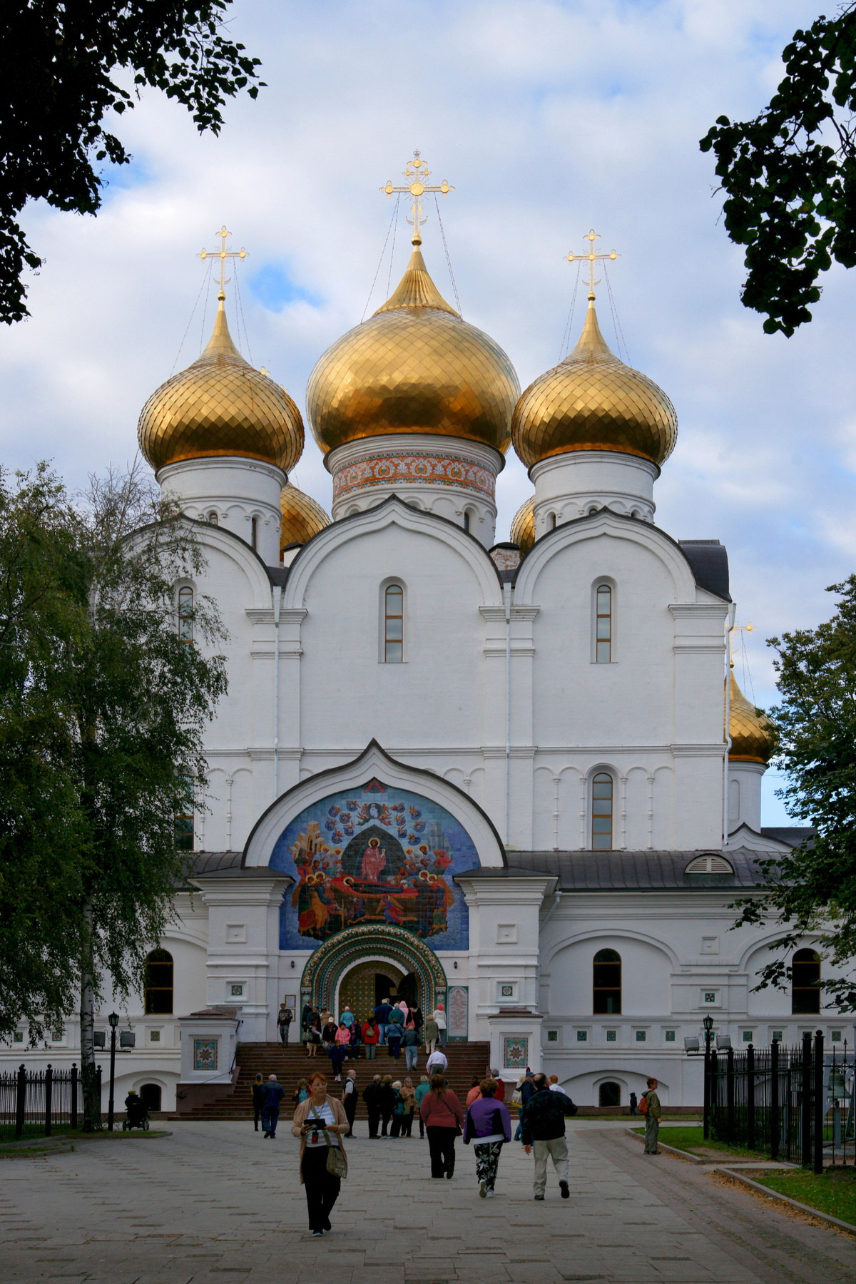 Успенский собор Ярославля Россия Ярославль архитектура Успенский собор храмы церкви православие культура история