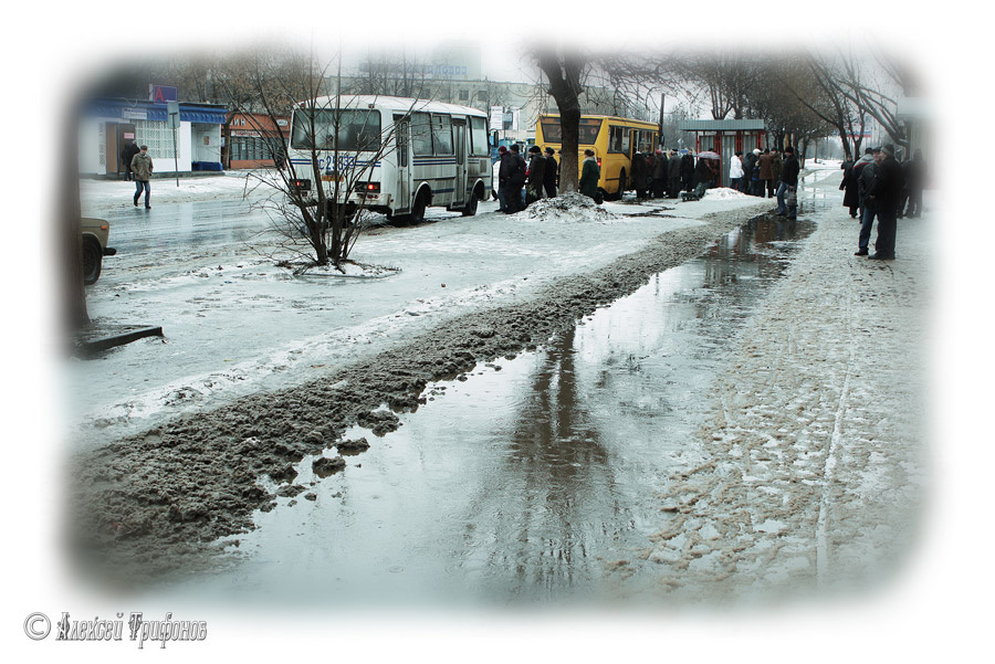 Автобусная остановка ранней весной Муром Ранняя Весна Мартовский Дождь Автобусная Остановка Фото Алексей Трифонов