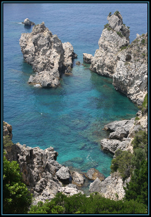 Скалистый берег море, скалы, Корфу