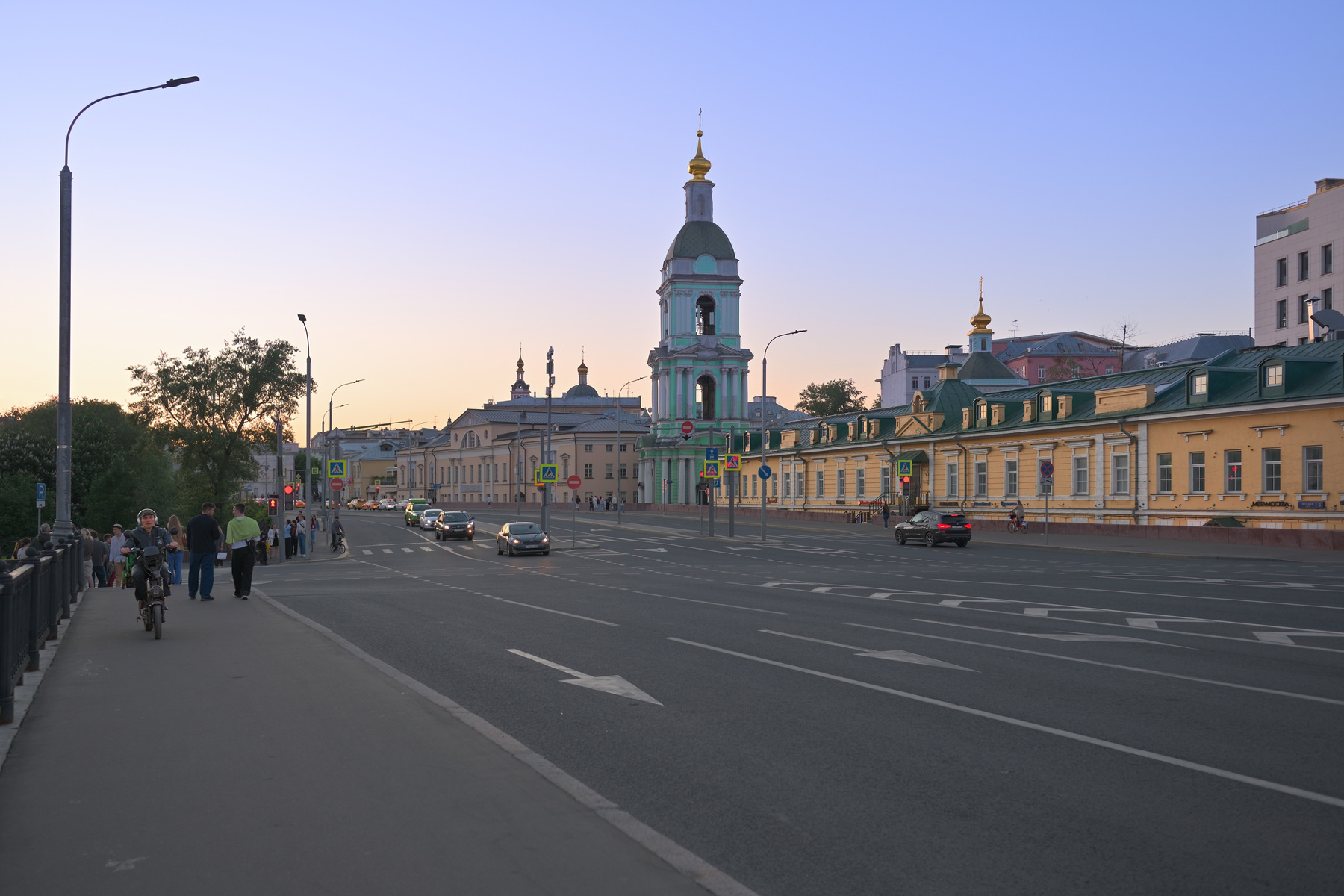 По Яузской улице Москва туризм виды