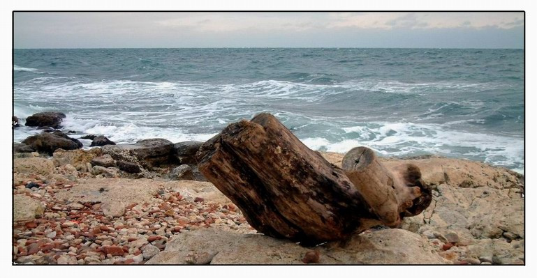 После бури море