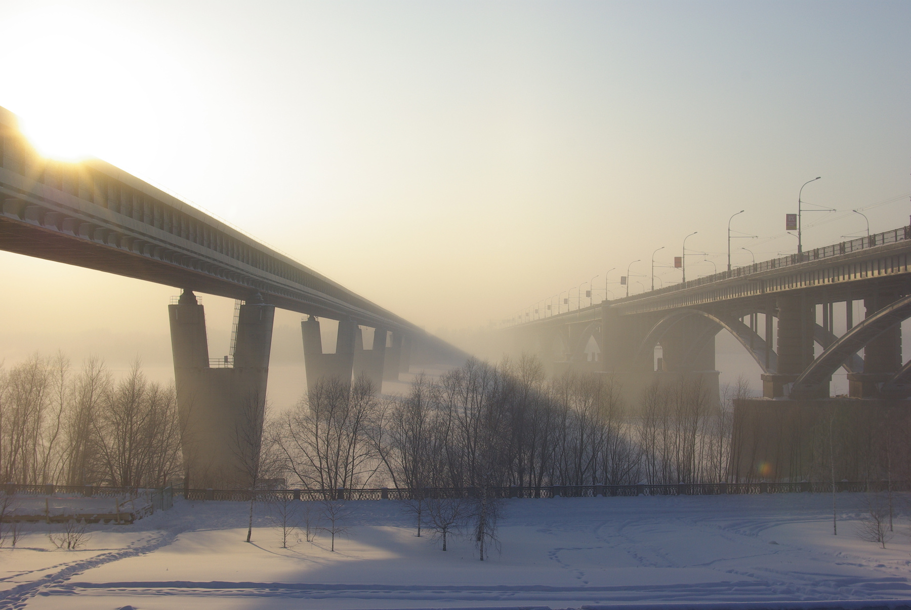 Два моста метромост, зима, солнце