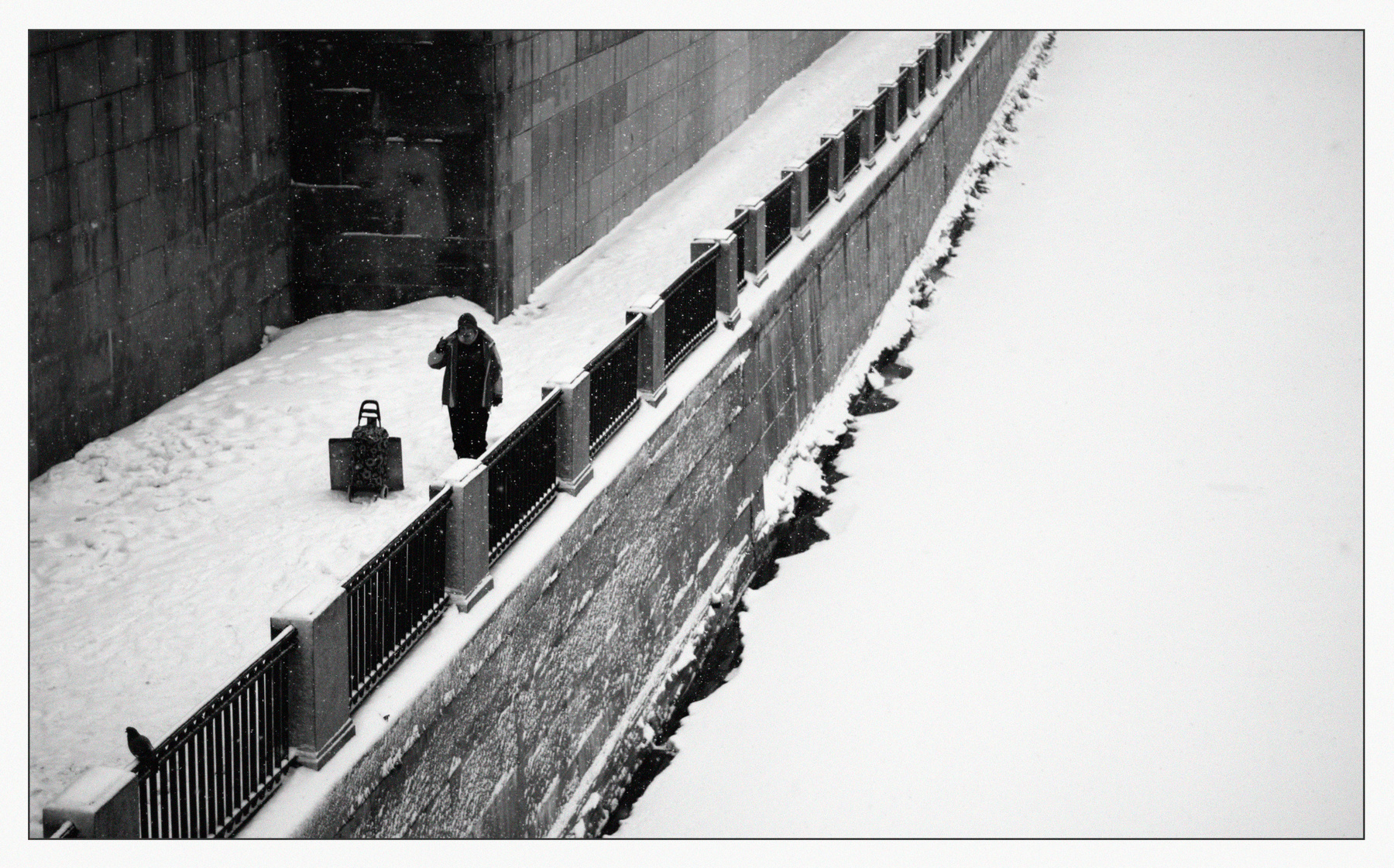 *** чб street photo репортаж городская съёмка графика санкт-петербург архитектура