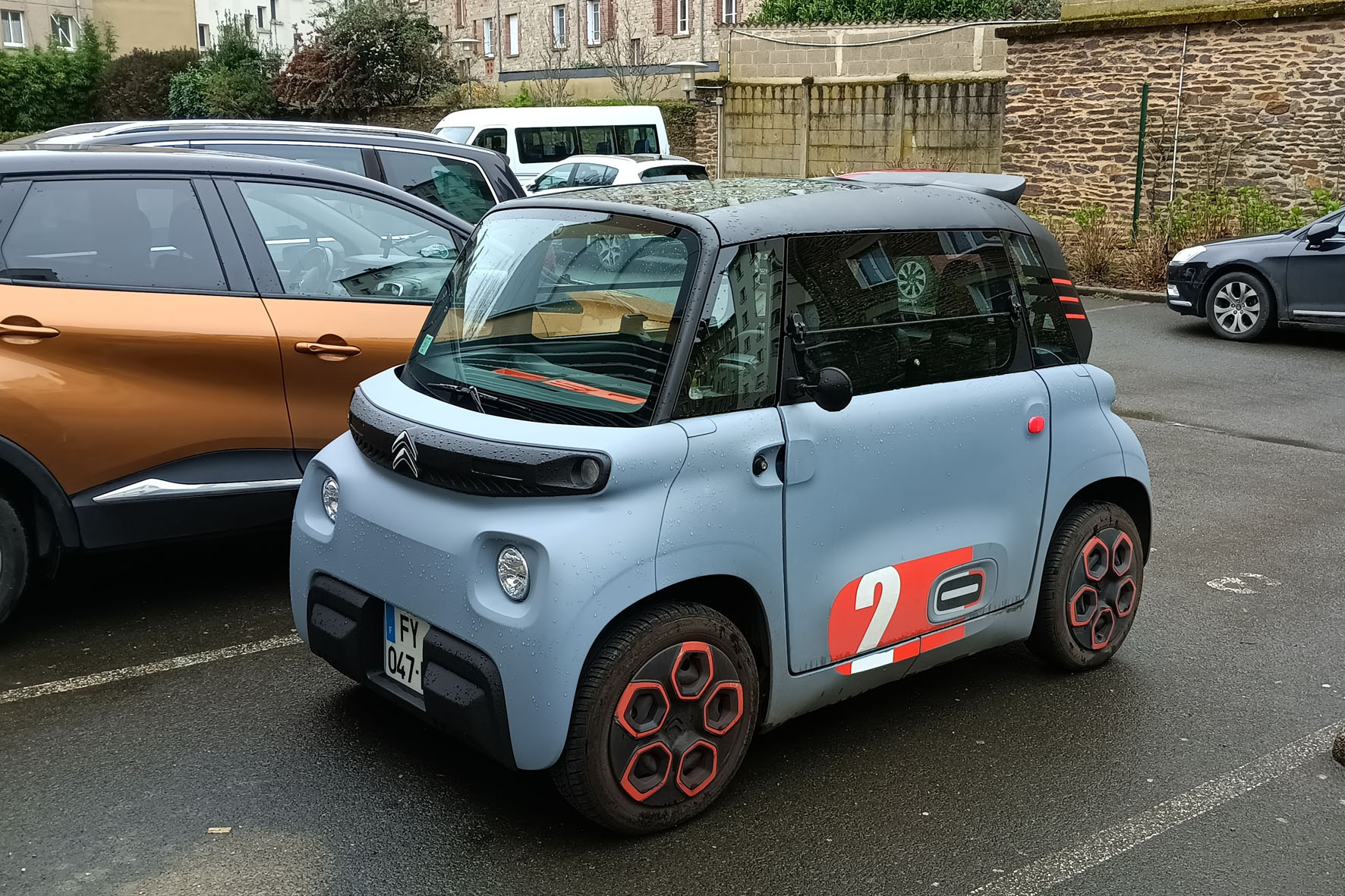 "Друг" Citroën Ami электромобиль