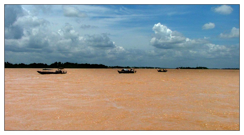 Apocalypse Now вьетнам меконг река лодка вода небо
