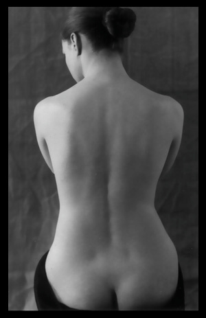 Tribute to Man Ray девушка