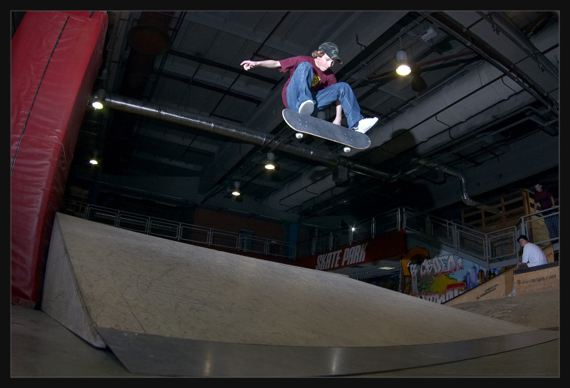 В четырёх стенах Skate, скейтборд