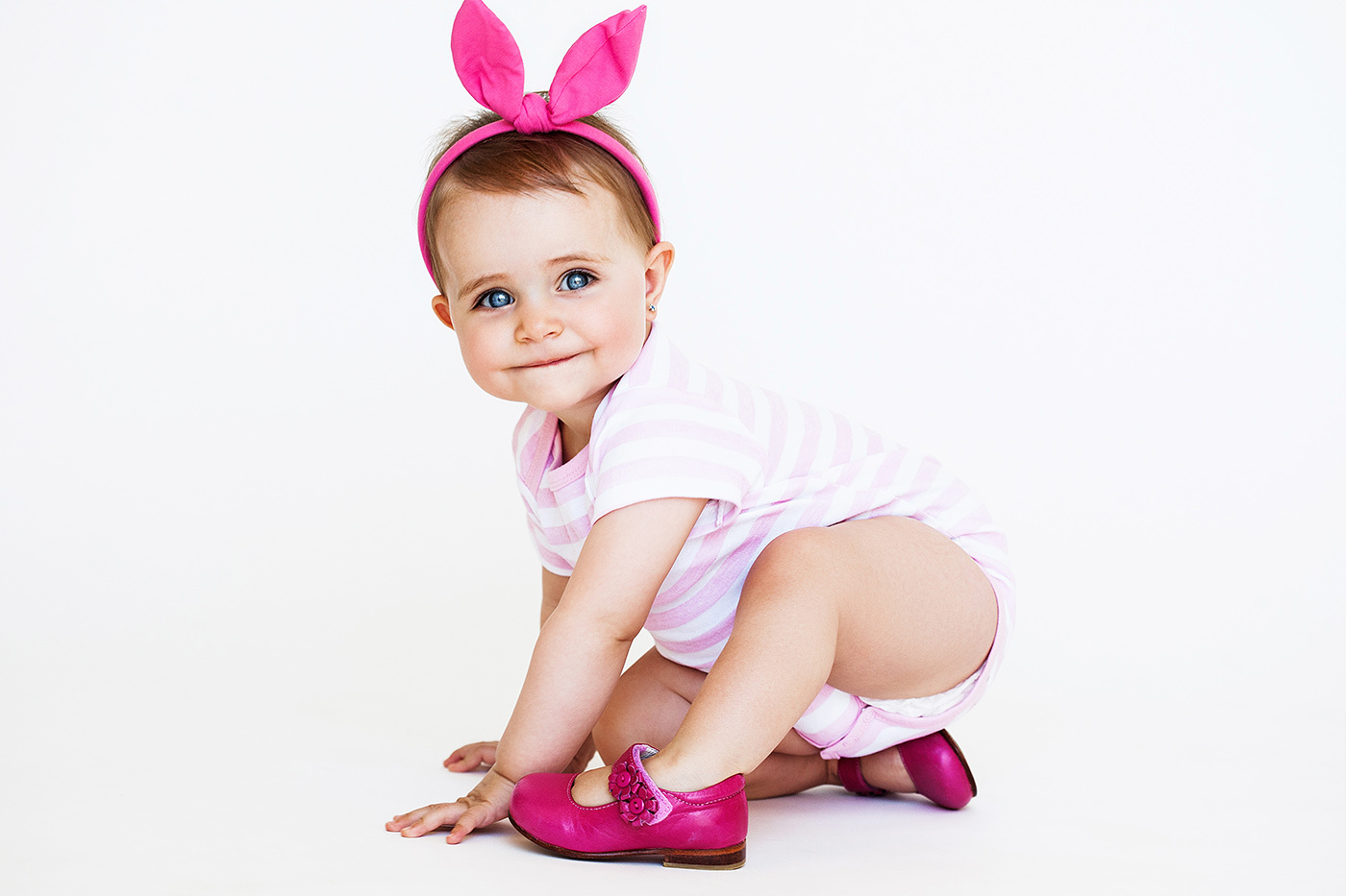 Hi from Emma !!! Children's fashion photographer Vika Pobeda www.vikapobeda.com