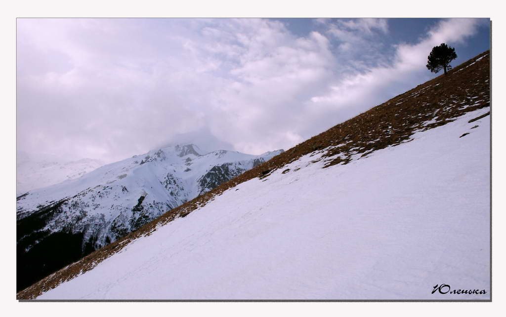 Mountainside Склон, ветер, дерево, облака