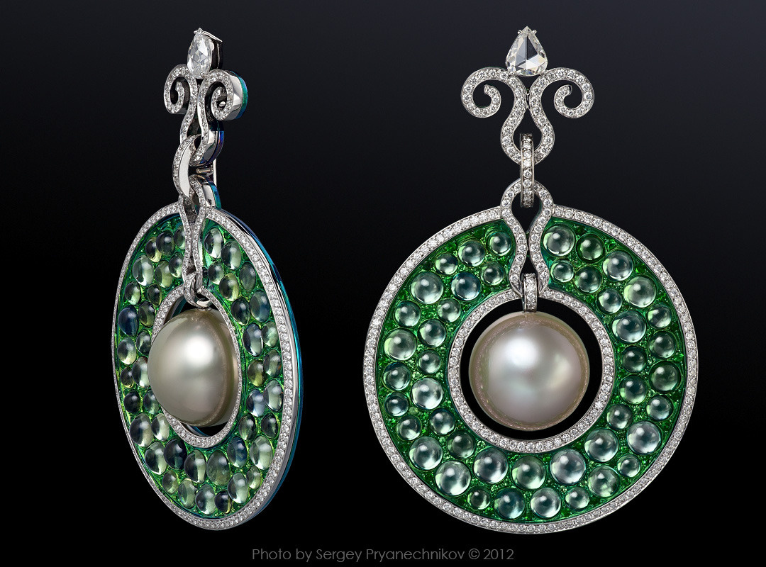 Ювелирный постер. Diamond Jewelry. Фотосъемка ювелирных изделий с бриллиантами, жемчугом и драгоценными камнями. Jewellery Photography Ваевская Прянечников Pryanechnikov жемчуг цавориты сапфиры титан