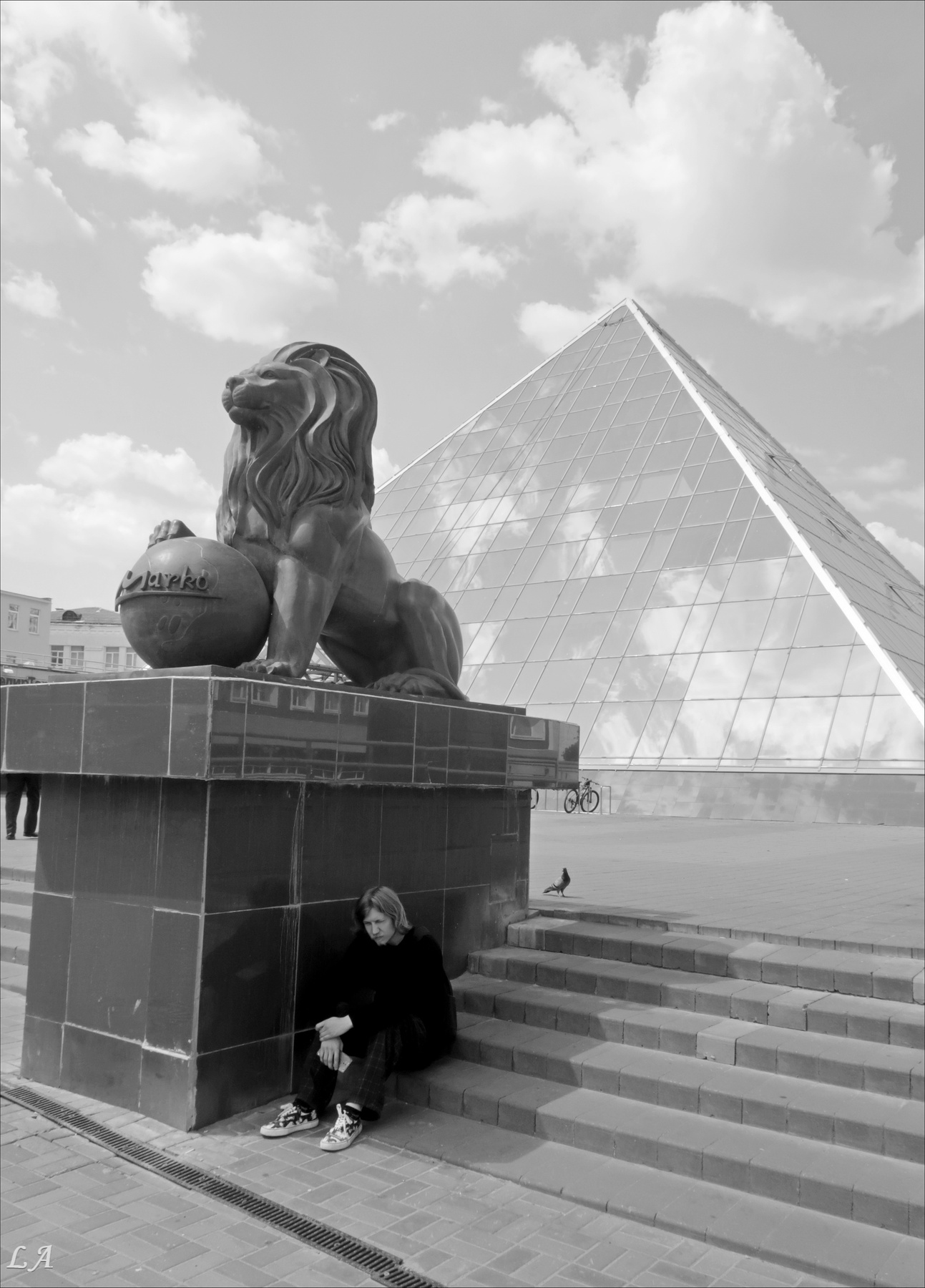 Место Силы Творческий Союз Снежный Лев Фототренер Александр Мамакин Фото Светланы Мамакиной Путешествие Lihgra Advenyture Фотосайт Белоруссия Витебск пирамида скулптура льва человек