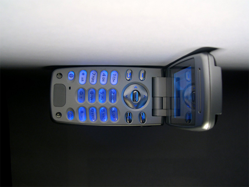 Z600 телефон мобильный Sony Ericsson Z600