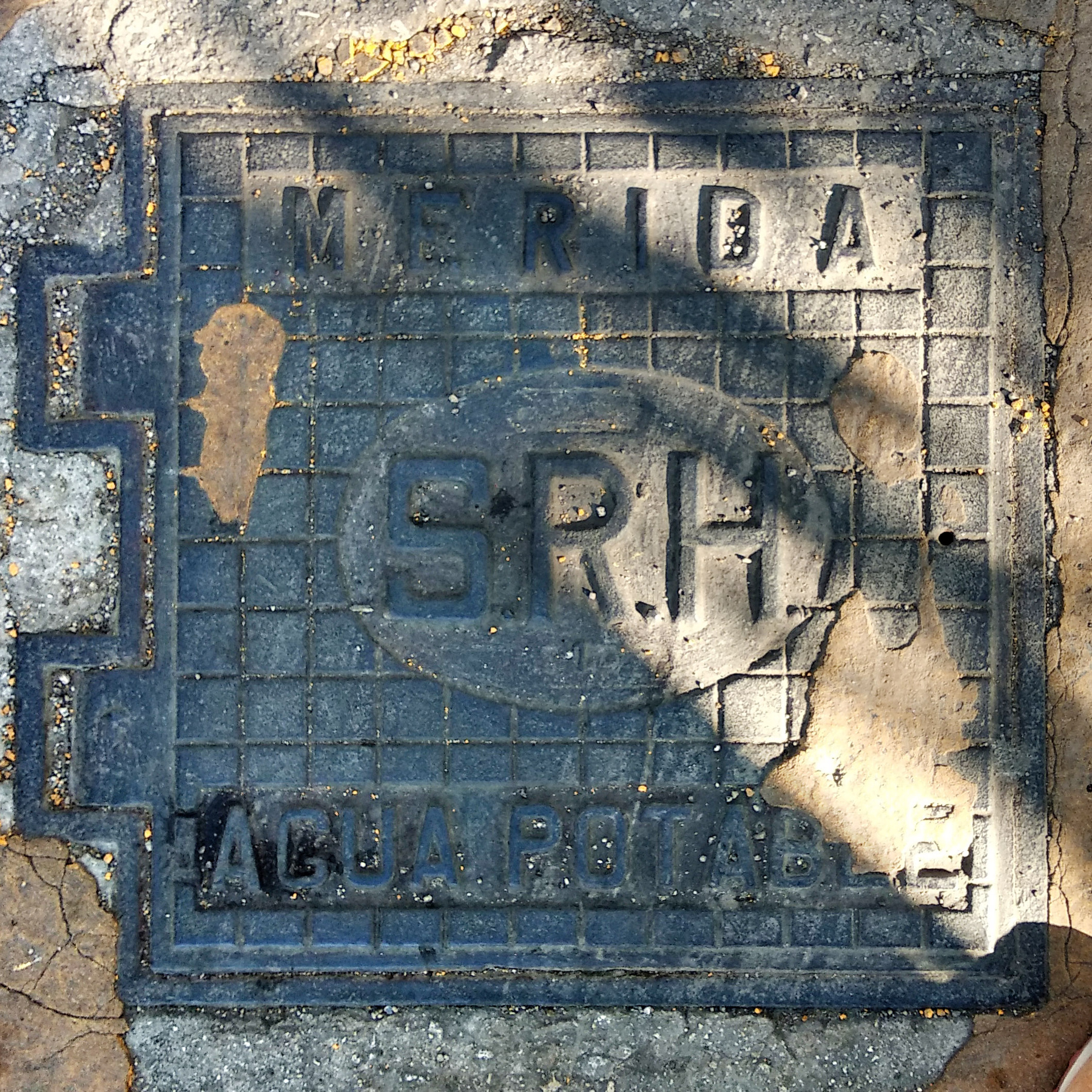 S.R.H. Мексика Мерида люк крышка