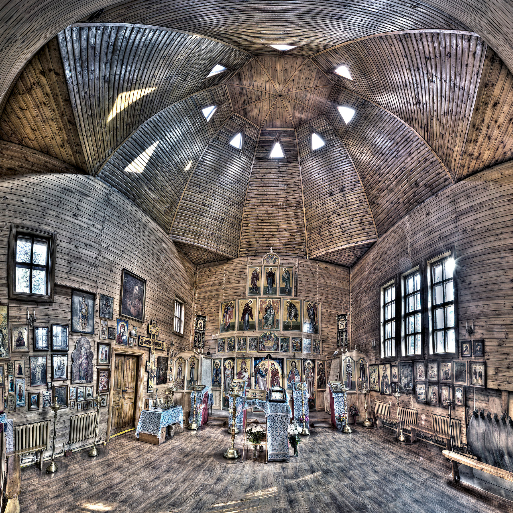 В сельском храме 