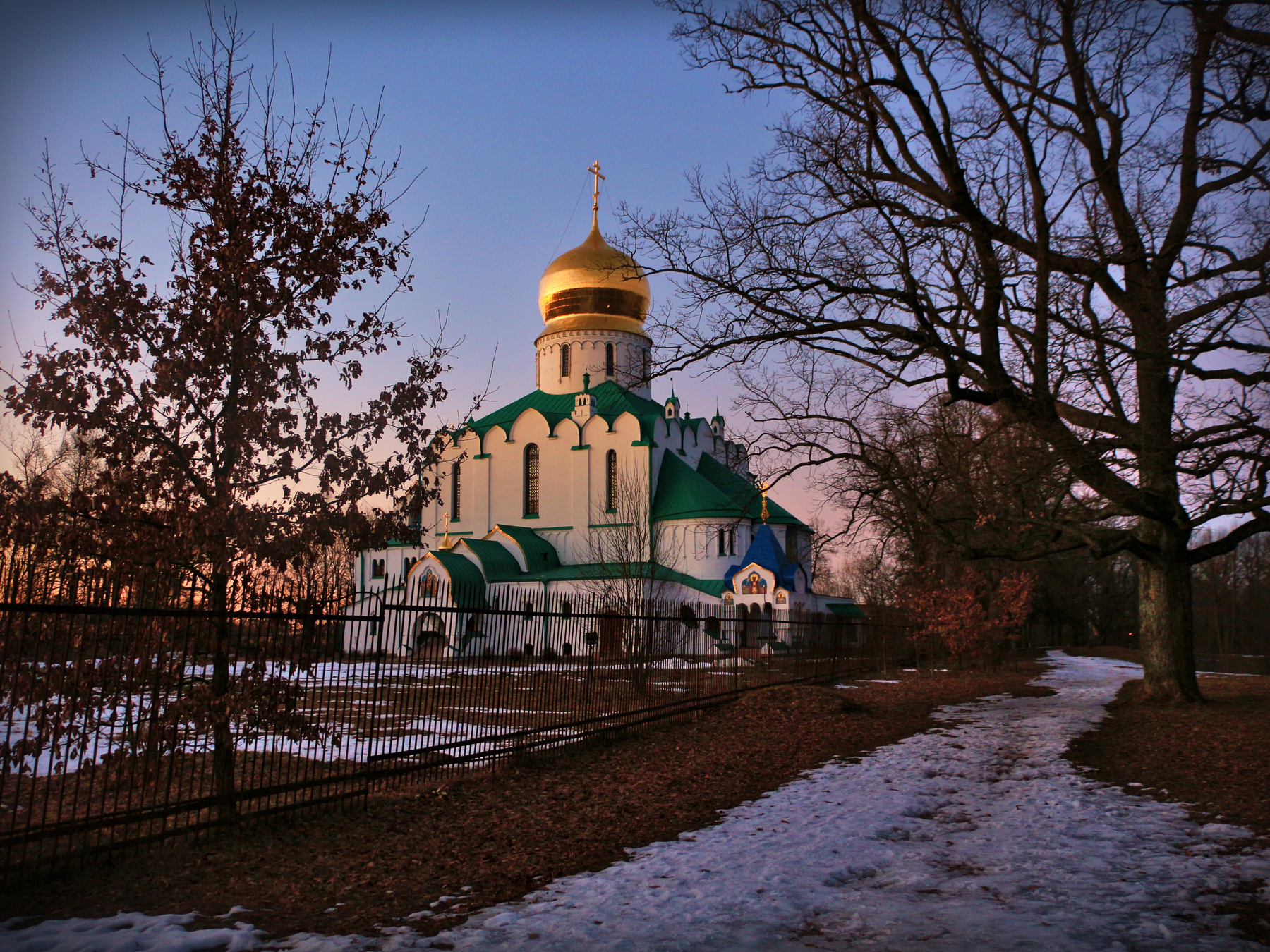 Вдоль ограды... храм царское село март