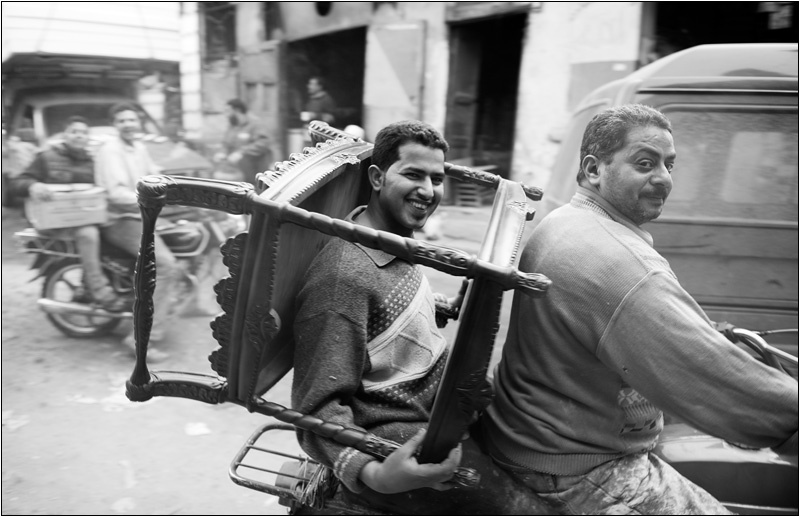 Каир. Оживленная улица в исламской части cairo