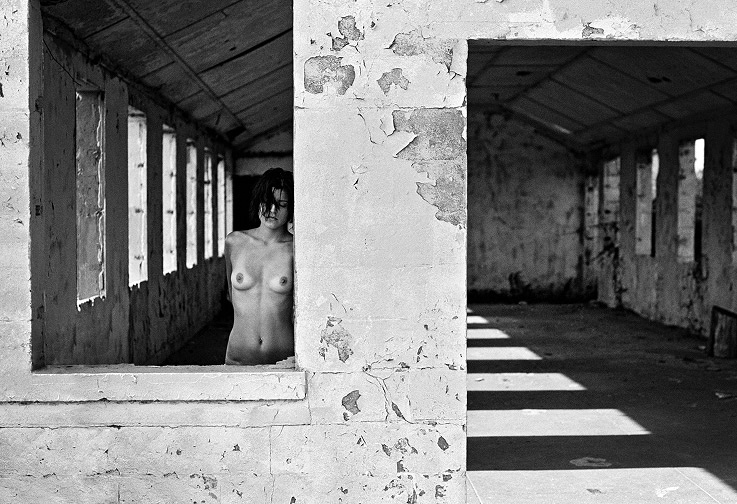 ... bw