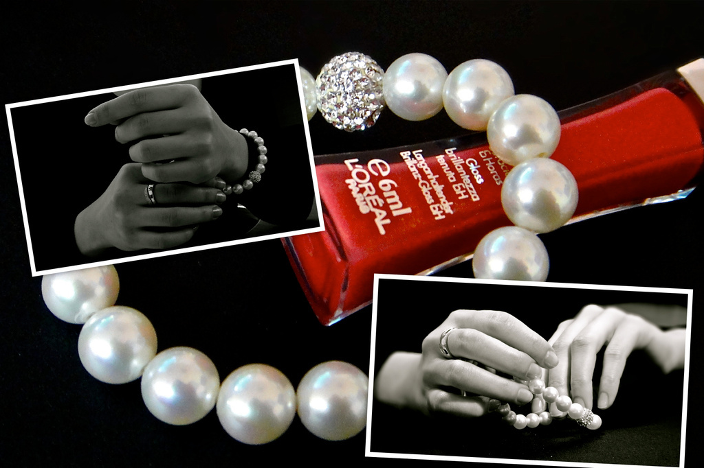 playing with jewellery украшение черно-белое коллаж