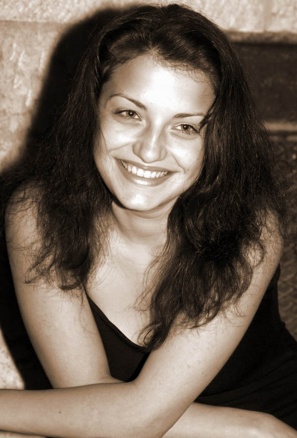 Сусанна Девушка  sepia ночь портет