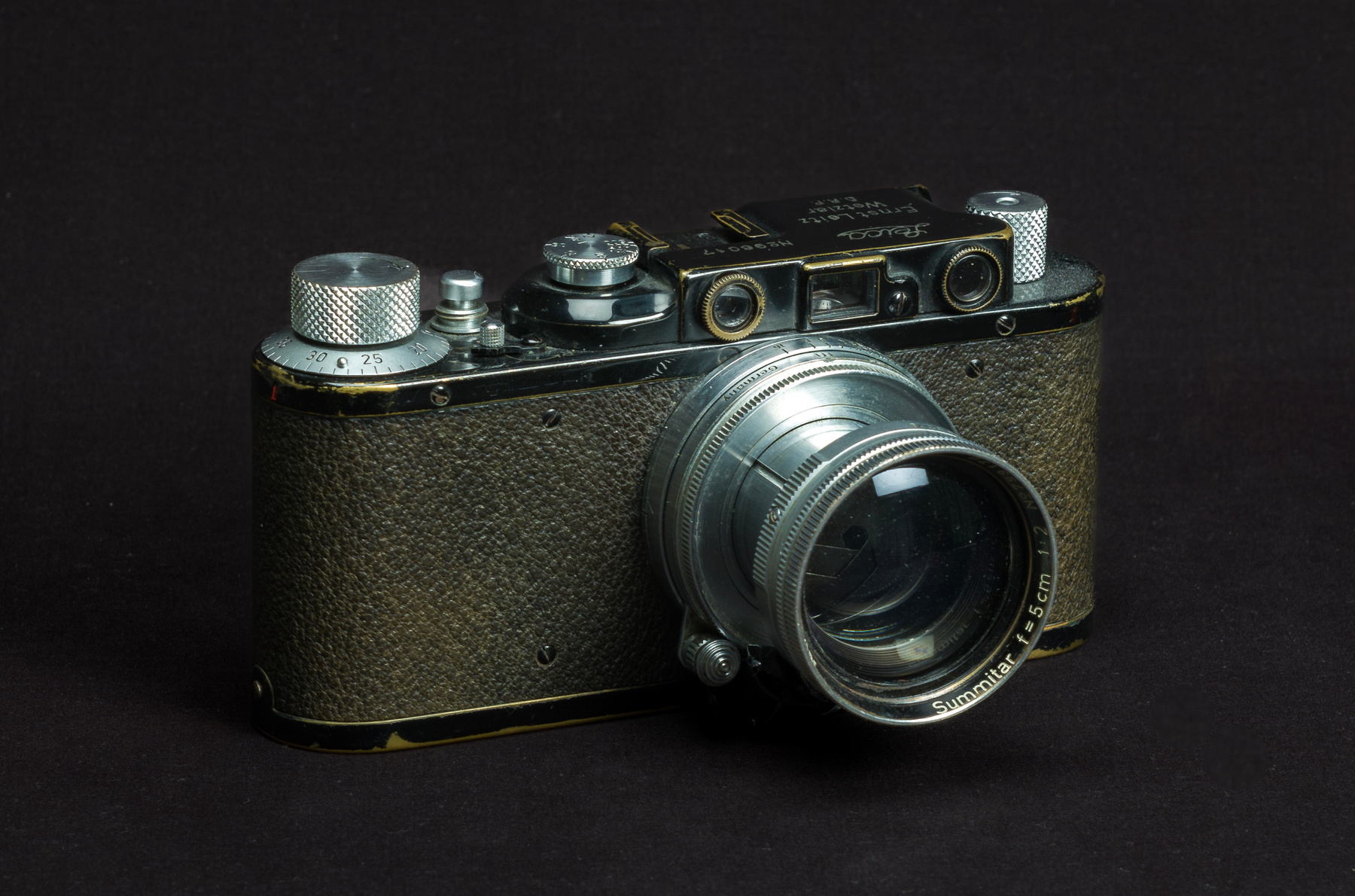 Leica | Summitar Horizontal No People Photography Camera Photographic Equipment Themes Retro Style Cut Out Lens Optical Instrument Old Black Color Technology Obsolete Antique disfoto leica summitar