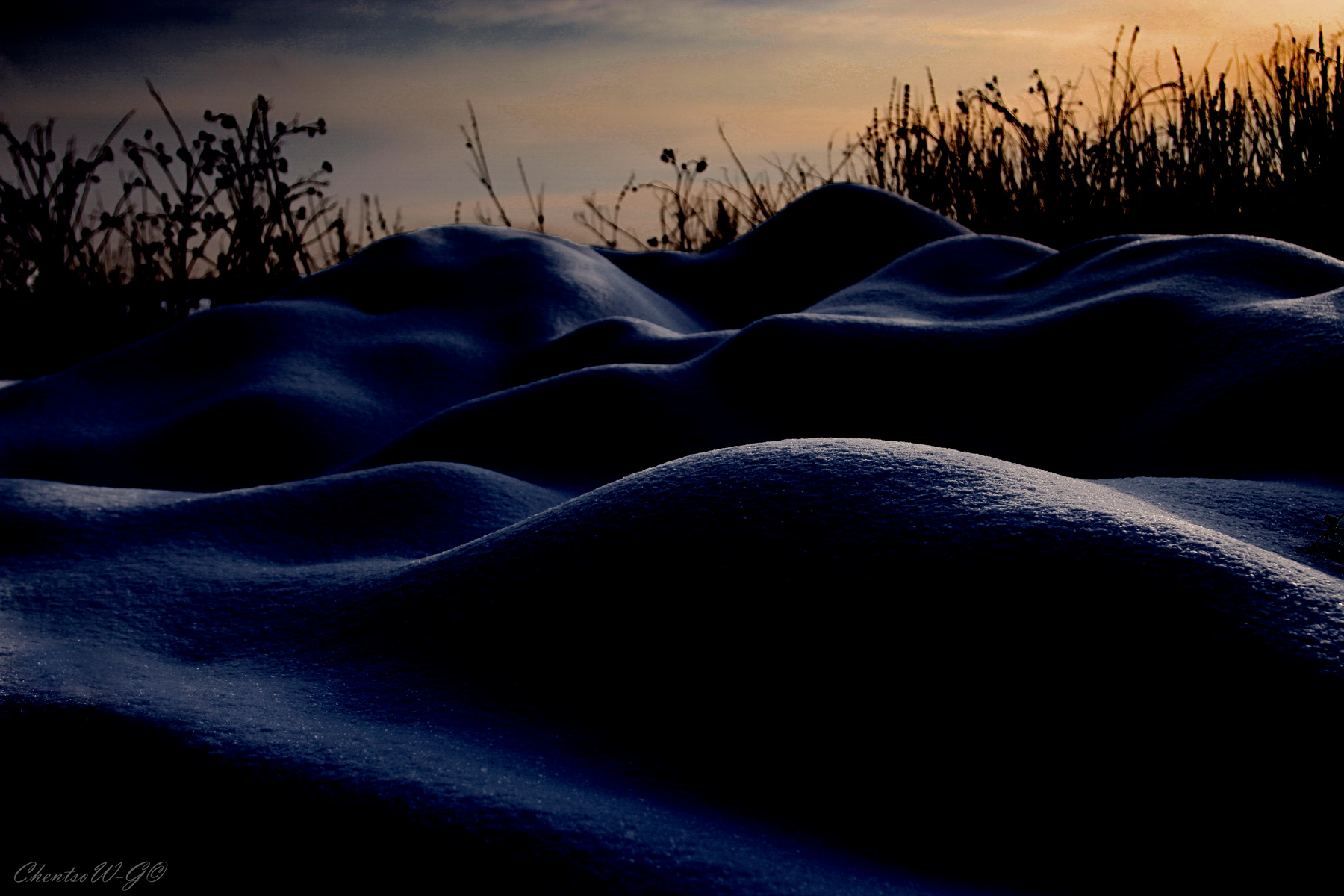 Curves of winter зима,вечер,снег,свет,декабрь,природа,калужская область