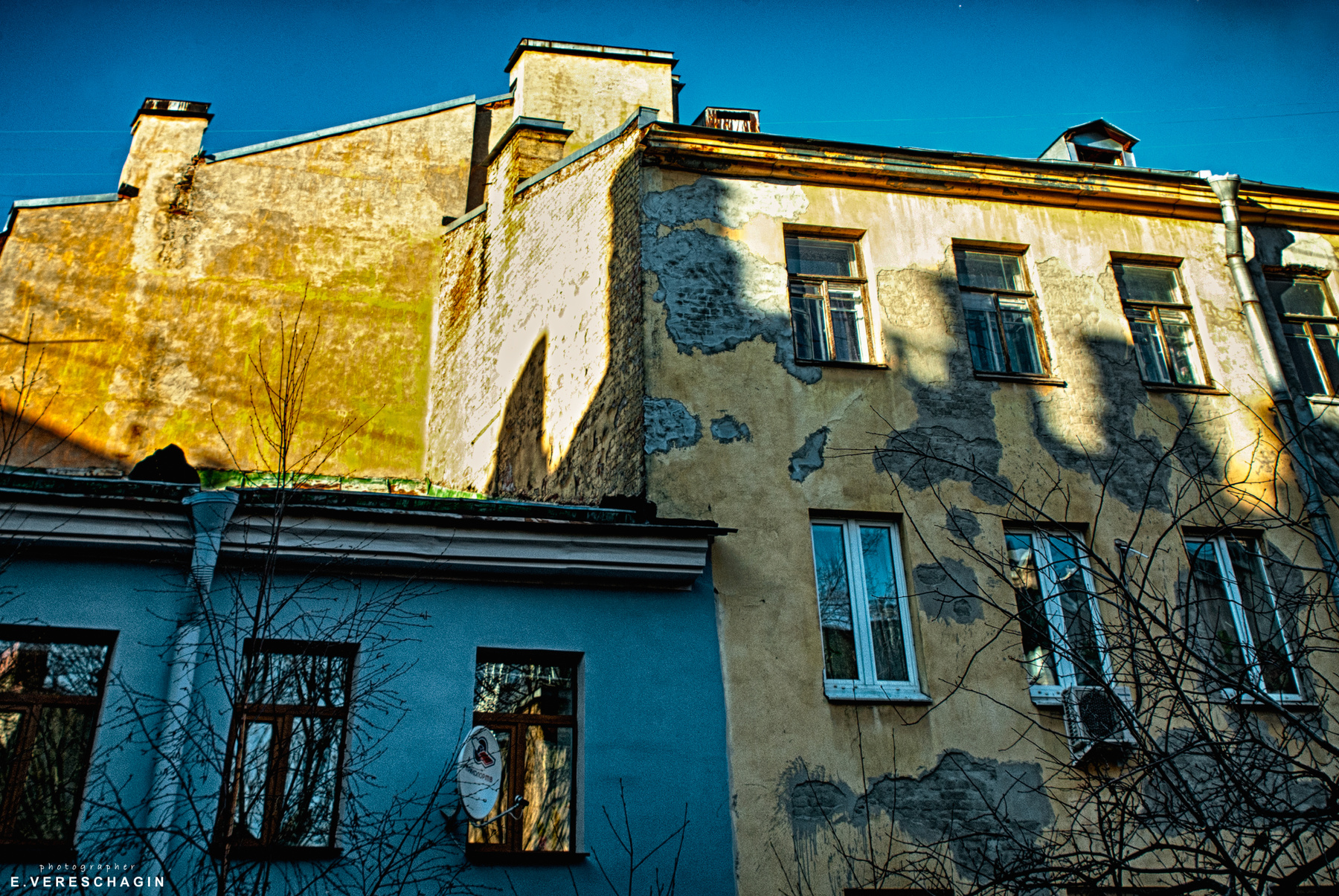 Урбанометрия. Геометрия цвета. Стены. СПб Питер город Петербург Санкт-Петербург стены окна petersburg тени цвет