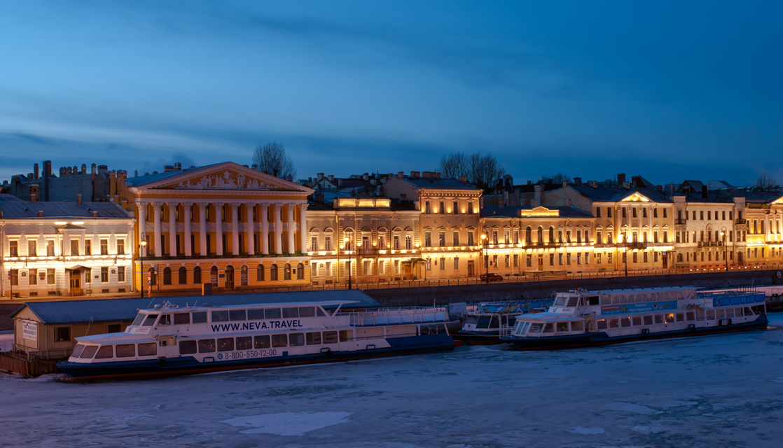 Frosty Night Petersburg