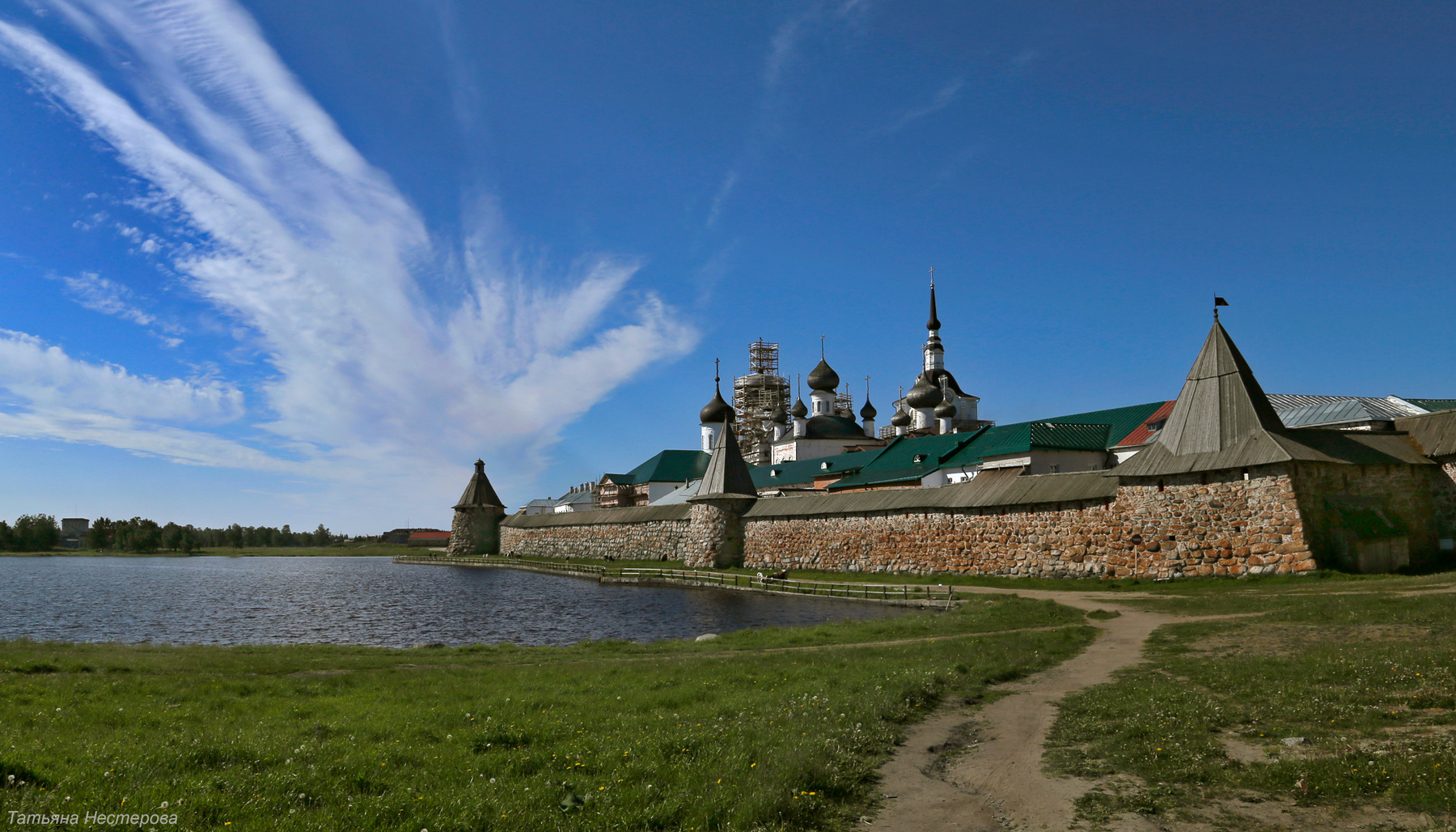Соловки, берег Святого озера Соловки архитектура история Белое море монастырь Россия Русь Татьяна Нестерова
