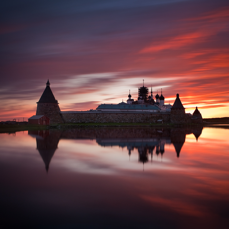 Закат длиннее ночи Соловки закат отражение Святое озеро монастырь longexposure