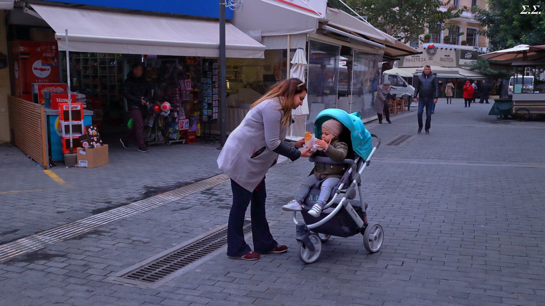 STREET FEEDING 