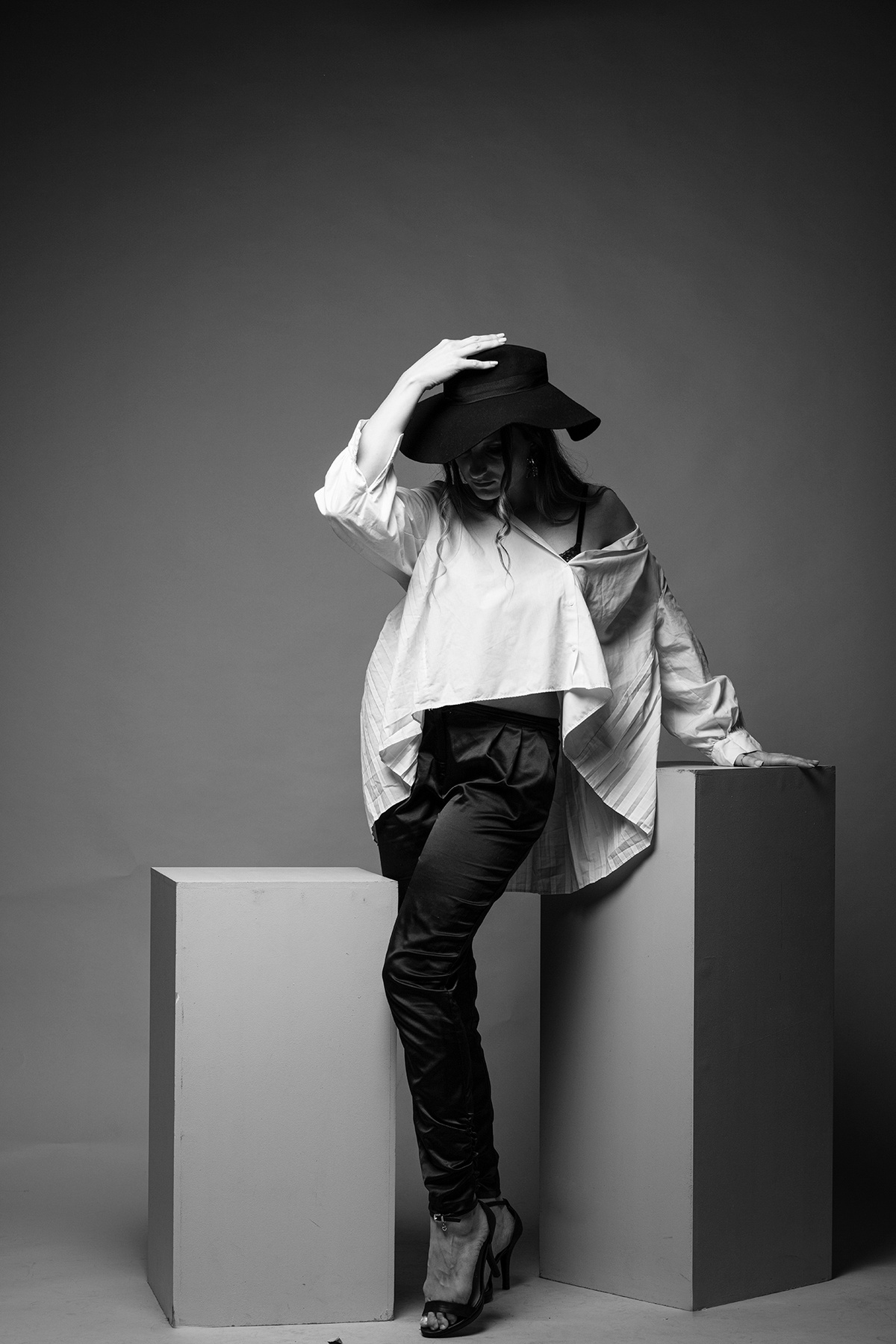 *** Photographer Alexander Tolchinskiy