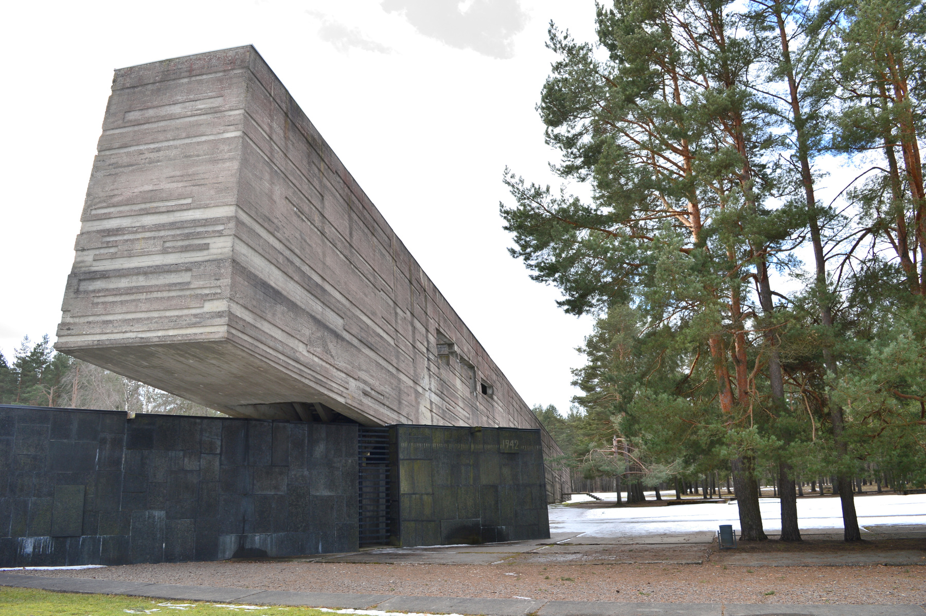 Саласпилсский мемориал жертвам нацизма 