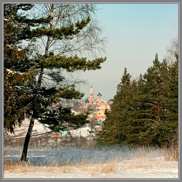 Взгляд партизана. :) Церковь лес елки береза