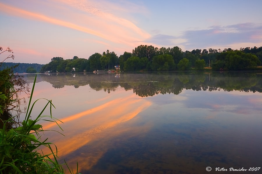 Рано утром утро рано река вода небо