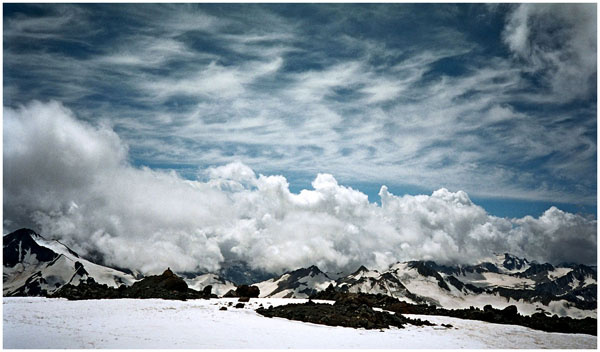 Elbrus pri 4700 m горы Caucasus путешествие Туман  зима