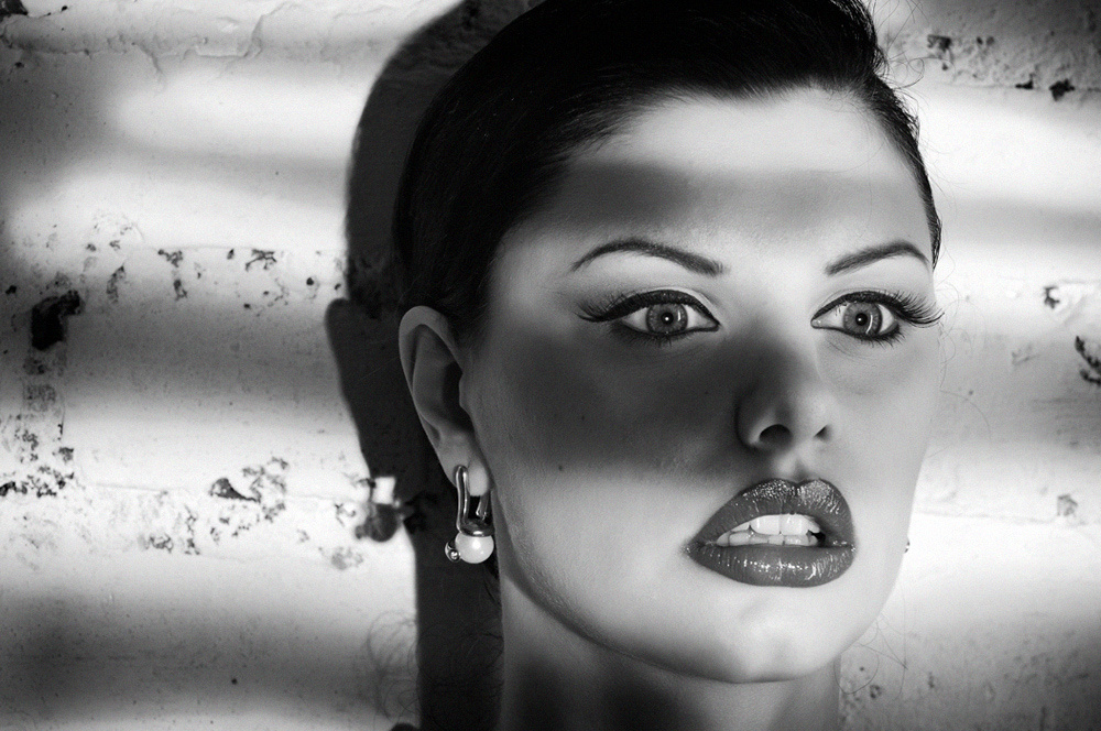 I can see olga belle morte,eyes,see